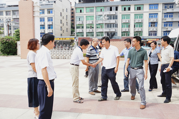 县领导莅临闽清一中看望慰问一线教师 - 福建省闽清第一中学