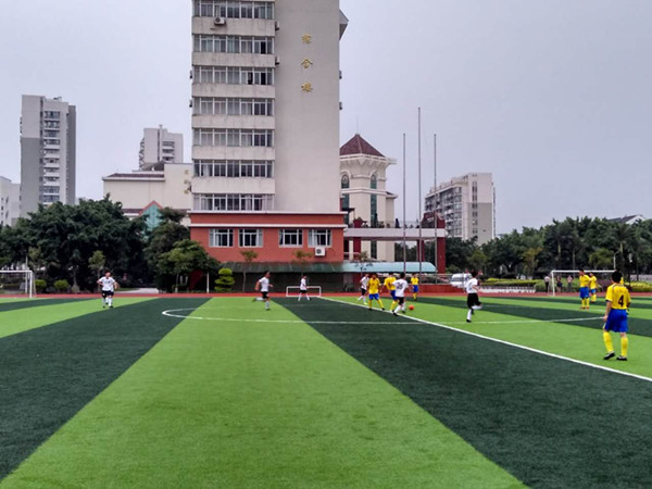 闽清一中足球队4:0大胜闽侯八中 - 福建省闽清第一中学