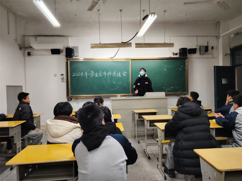 学生会主席江道镇照片.jpg