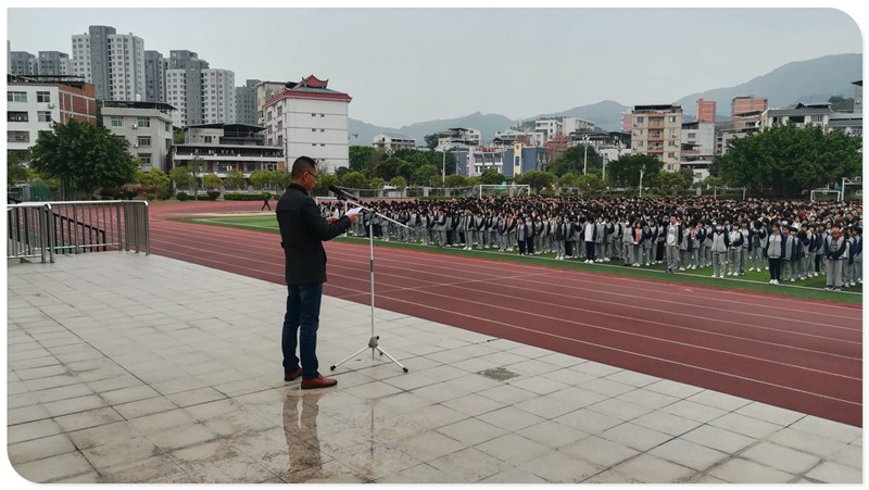 清明祭英烈国旗下讲话2.jpg